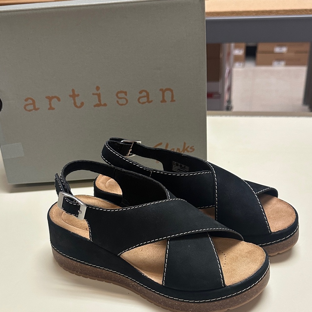 Clarks Kassanda Step Black Nubuck Crisscross Slingback Platform Sandals